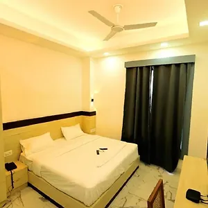 *** Hotel Prago By Deer India