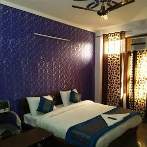 *** Hotel Airport Heights India